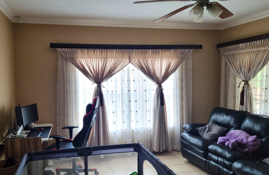 3 Bedroom Property for Sale in Boschdal North West